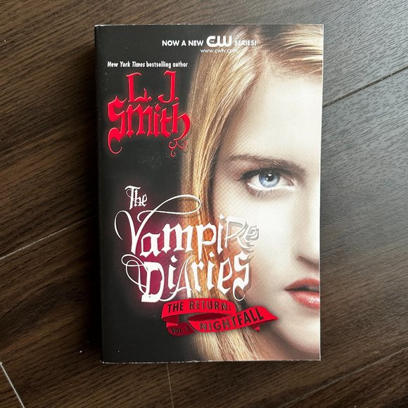 The Vampire Diaries: the Return: Nightfall by L. J. Smith - Picture 1 of 2